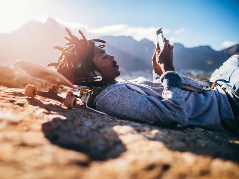 Man_looking_at_phone